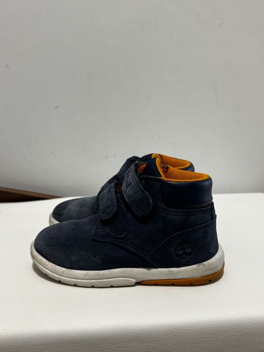 Продам осенние ботинки Timberland