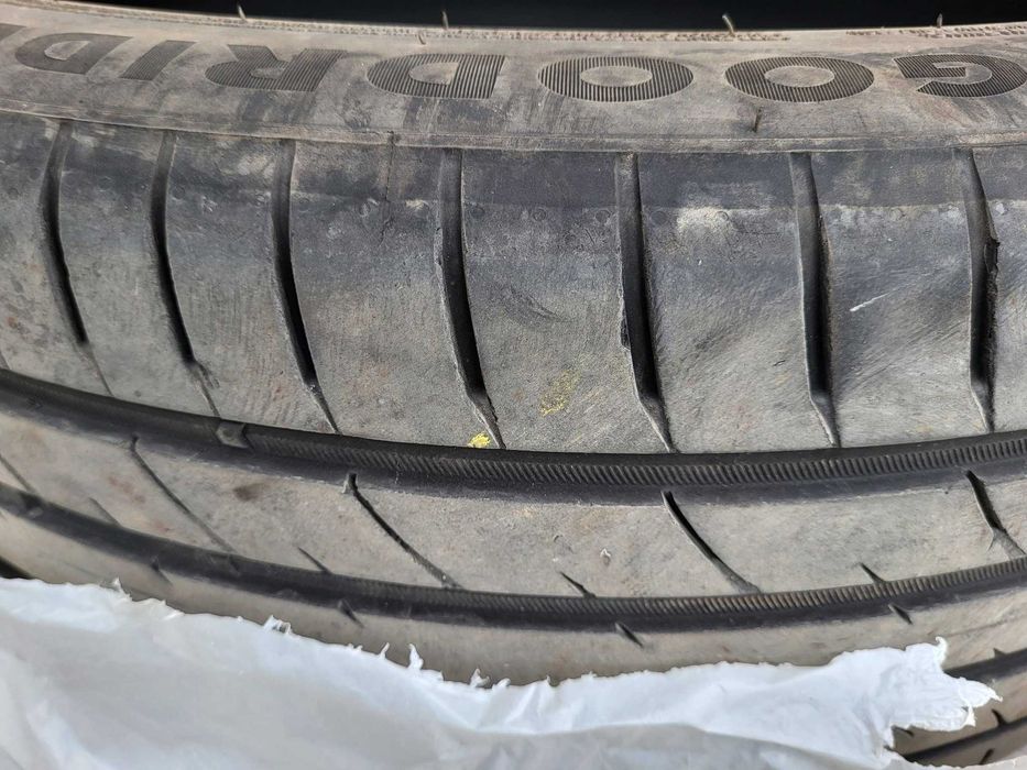 Продавам летни гуми 235 45 19