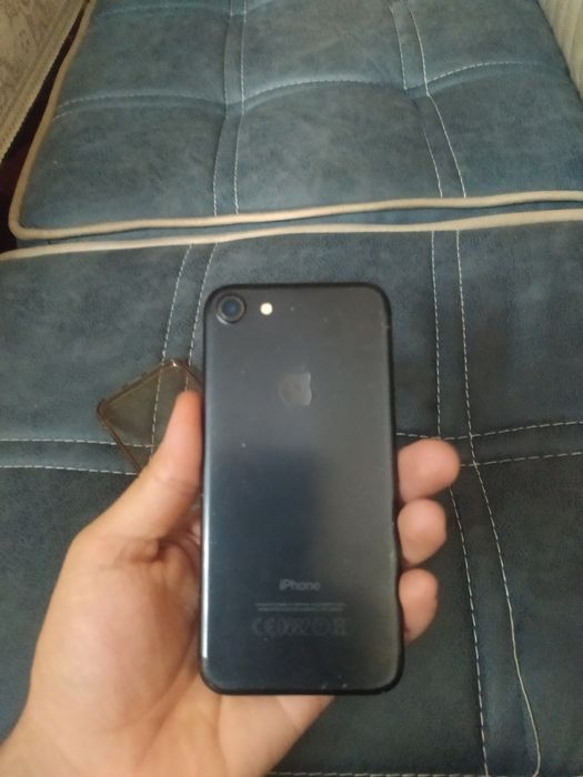 Iphone 7 xotira 32 gb holati ideal yomksti uselenniy qoʻyilgan chotki