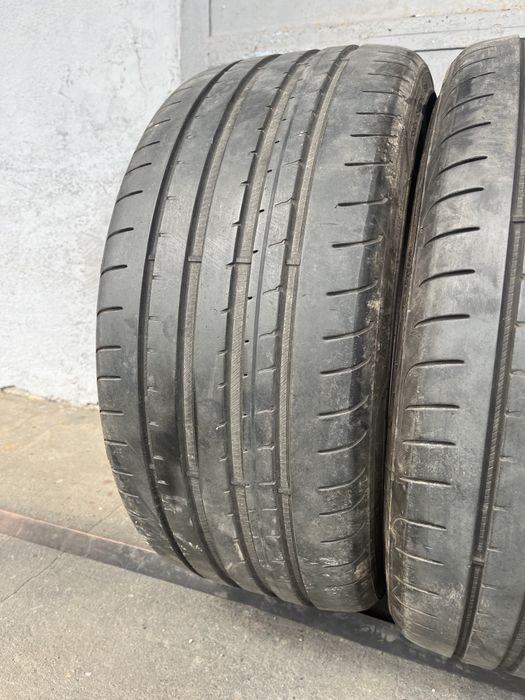2 бр. летни гуми 235/35/19 GoodYear DOT 0618 5 mm
