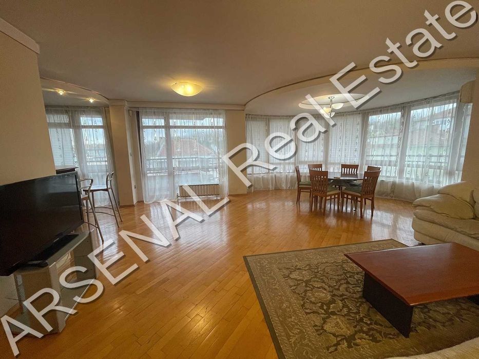 Четиристаен апартамент за продажба, Лозенец