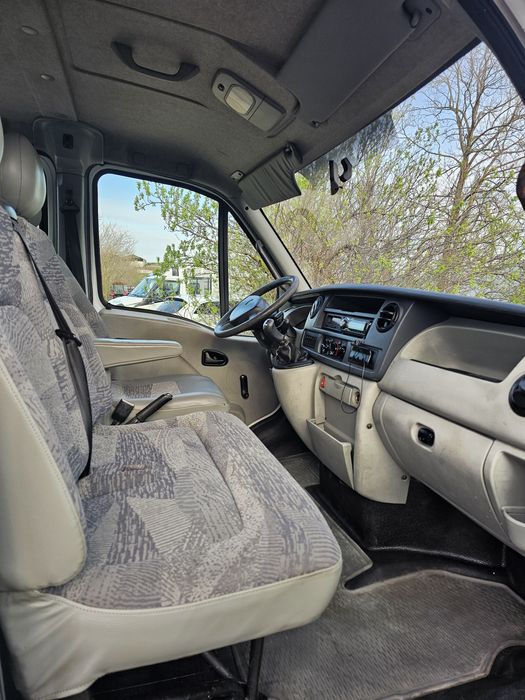 Renault mascott cu Macara