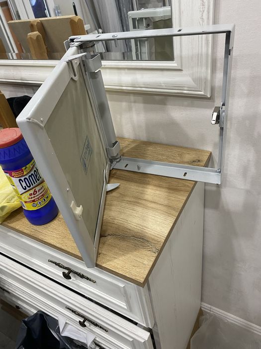 Продам универсальный люк Univeil