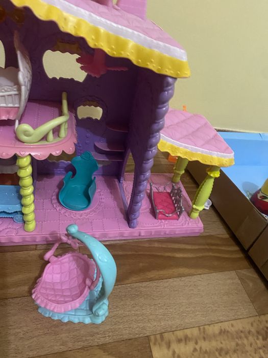 Продам кукольный домик