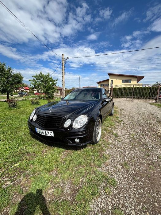 Mercedes-Benz E class. Accept si schimb cu cutie automata
