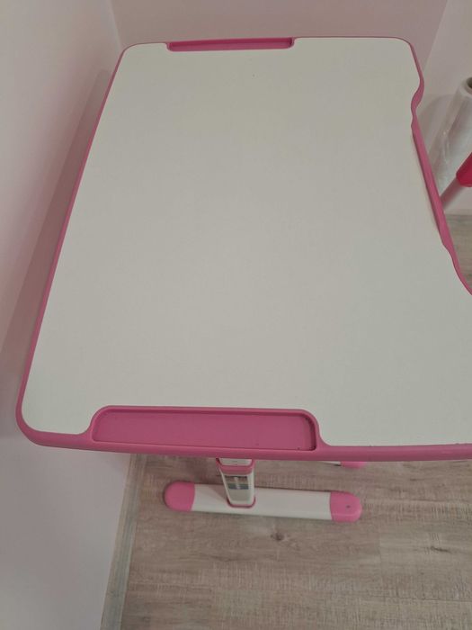 Детско регулируемо бюро и стол