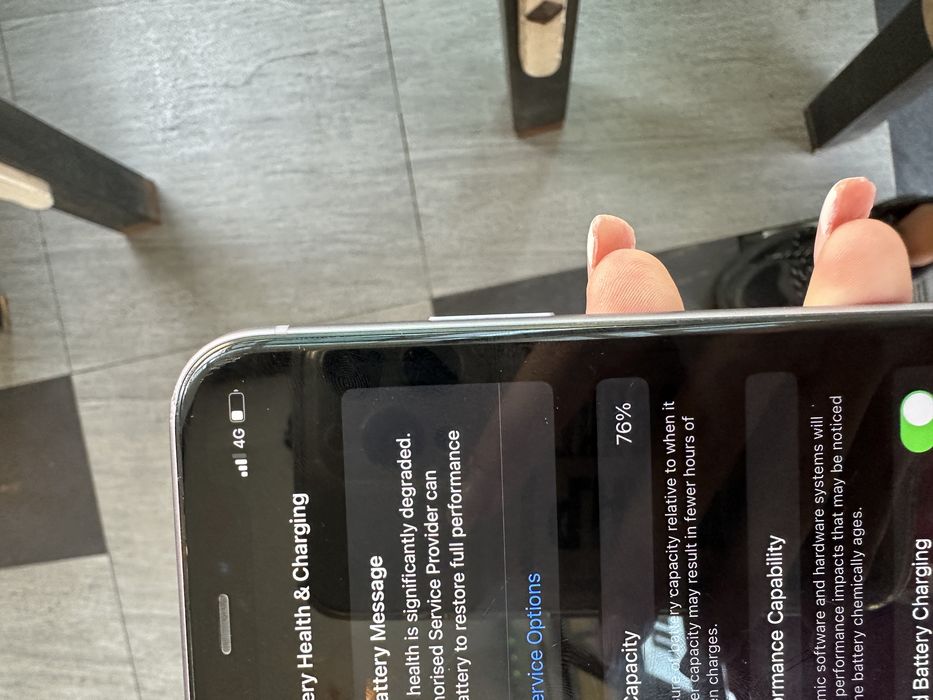 Продавам Iphone 11///128gb
