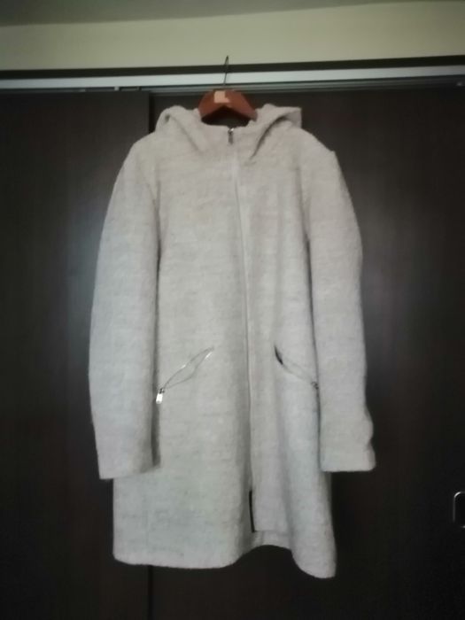 Vabd rapid haina de stofa crem cu gluga in starefbuna