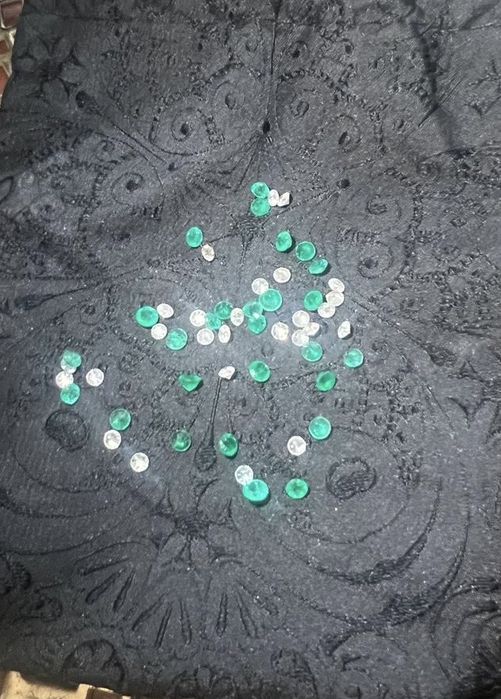 Продам драгоценные камни.Изумруды и бриллианты.