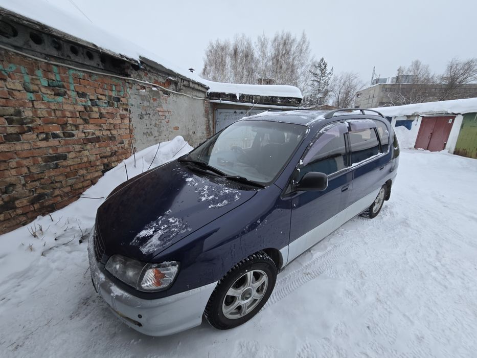 Продам автомобиль Тойота ипсум