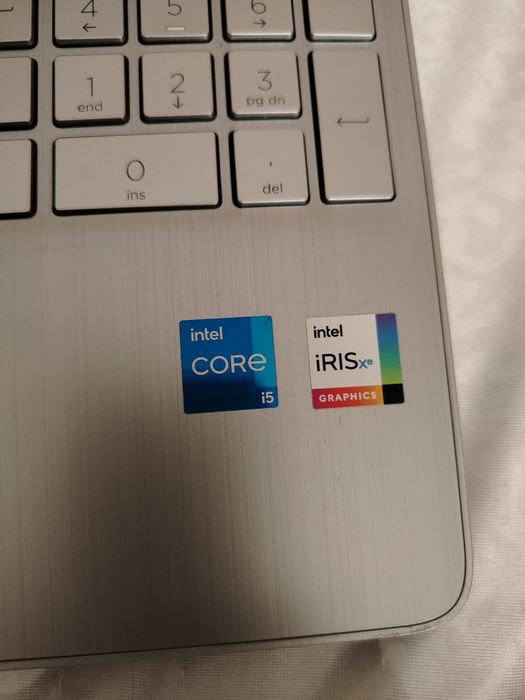 HP Notebook srochna sotiladi