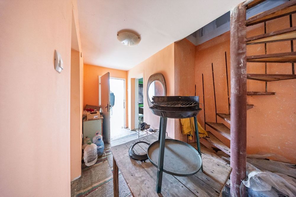 Къща в Плевен, област-с.Коиловци площ 140 цена 79000