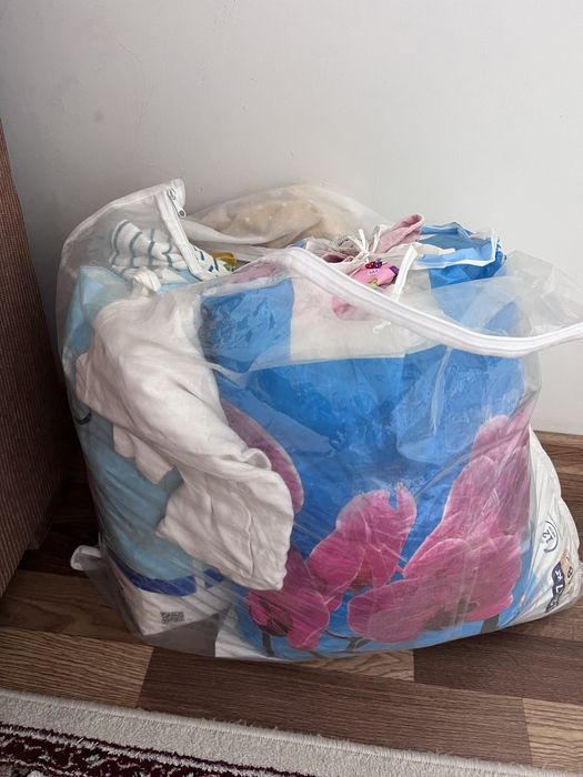 БЕСПЛАТНО отдам Вещи для девочек