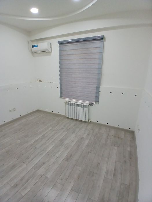 Аренда. Под офис 12,5м2. Евроремонт. Ор-р Grand Mir Hotel. Go'sht.