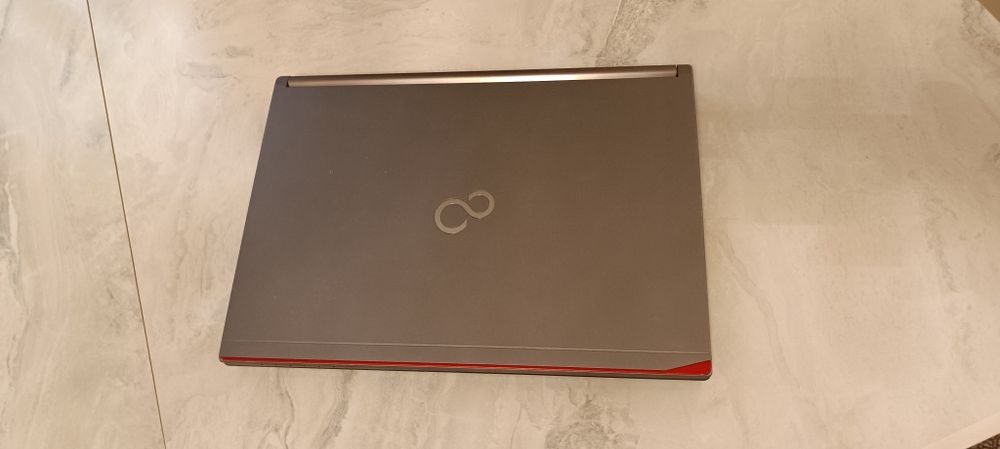Fujitsu Lifebook E736