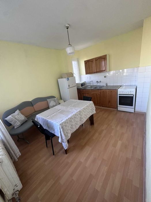 Тристаен апартамент в Каменица 1