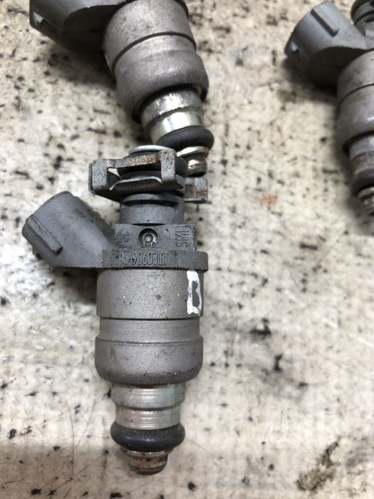 injector volkswagen golf 5 1.6 benzina 2006