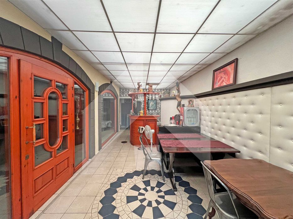 Дава се под наем Заведение в Шумен, Център - 150 кв.м за 1529.49 € - Снимка #3