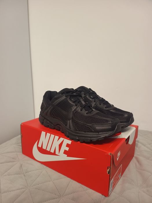 Nike Vomero 5 All Black