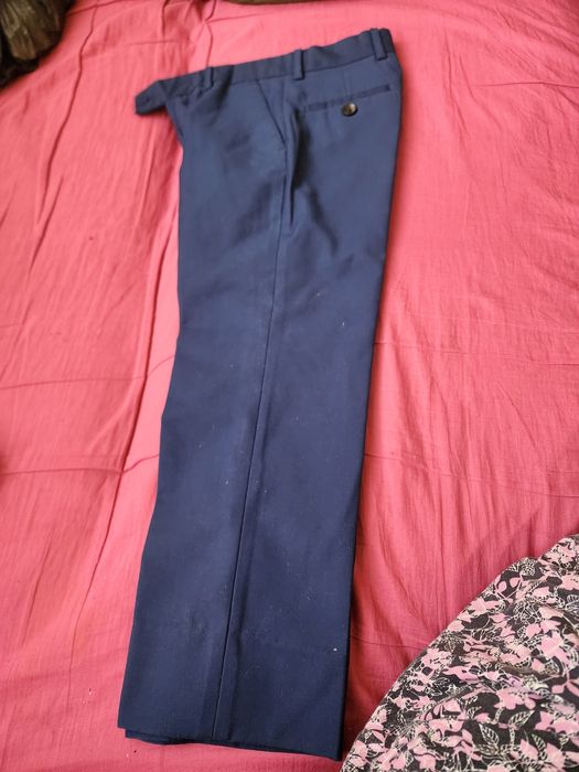 Продаются школьные брюки на мальчика 5-6-7 лет,смотря какой рост