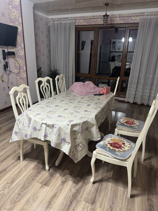 Продаю Стол и стулья!