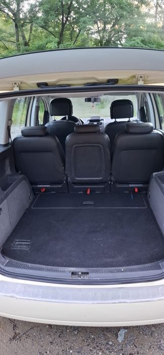 Vw Touran 2013 | 1.6 TDI DSG (AUTOMATA) 7 trepte |  Interior piele  | Acte la zi, km reali