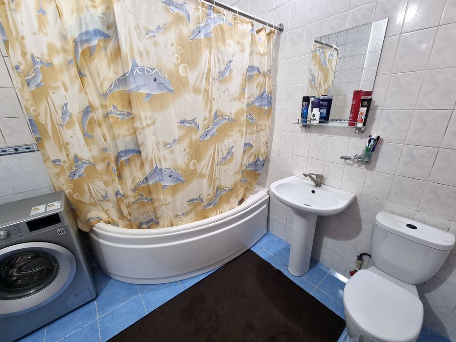 Уй сотилади.Шахматчи кучасида.