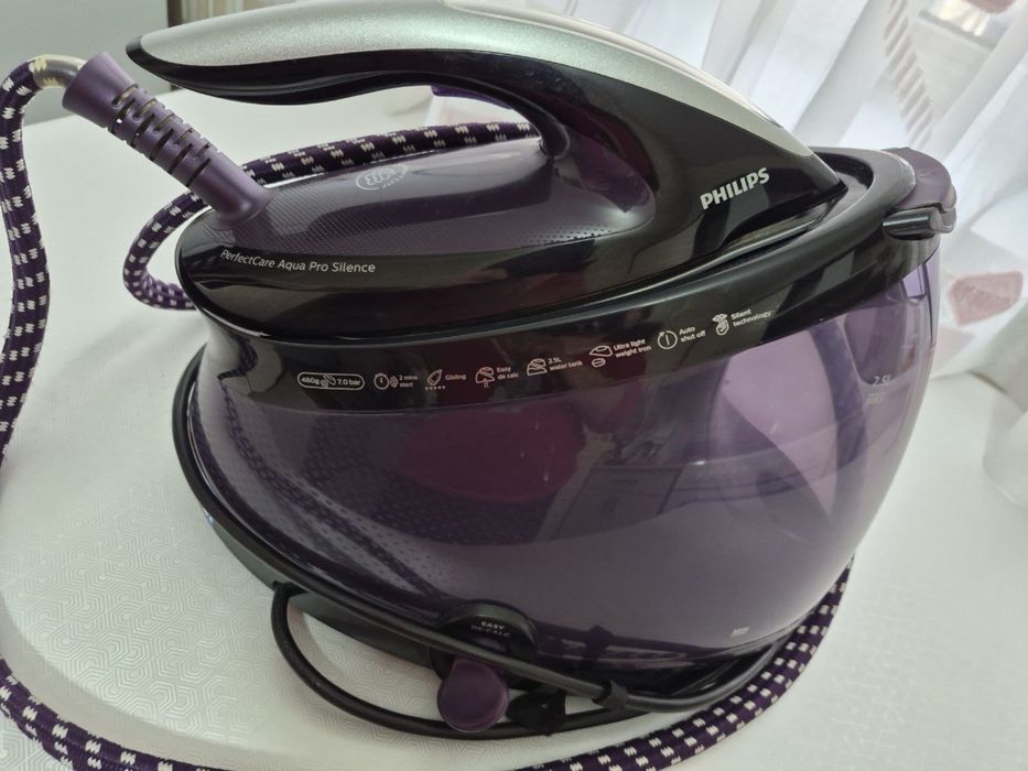 Мощный парогенератор Philips PerfectCare Aqua Pro (GC9420)