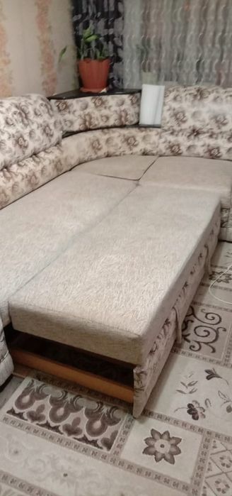 Продам угловой диван в отличном состоянии