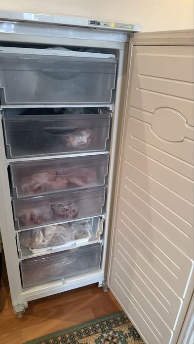 Продам морозильник