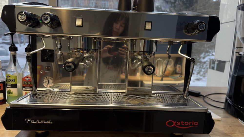 Продам кофемашину Astoria Touch AEP/2