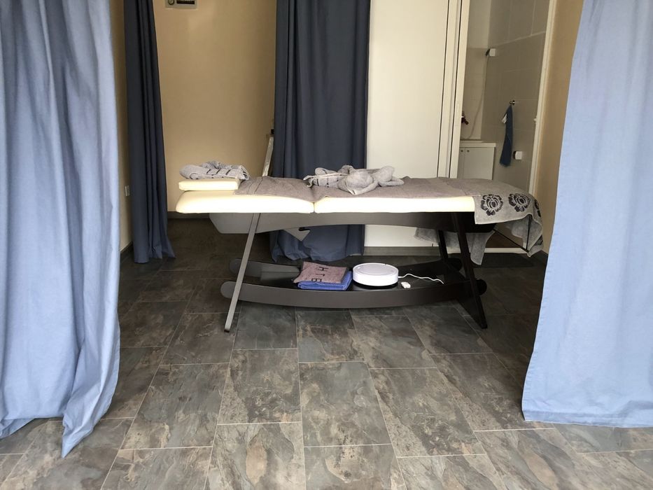 Дава се под наем Магазин в Пловдив, Младежки Хълм - 22 кв.м за 204 € - Снимка #1