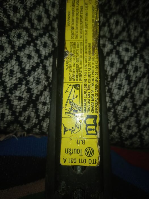 Cric auto original vw touran 80 lei