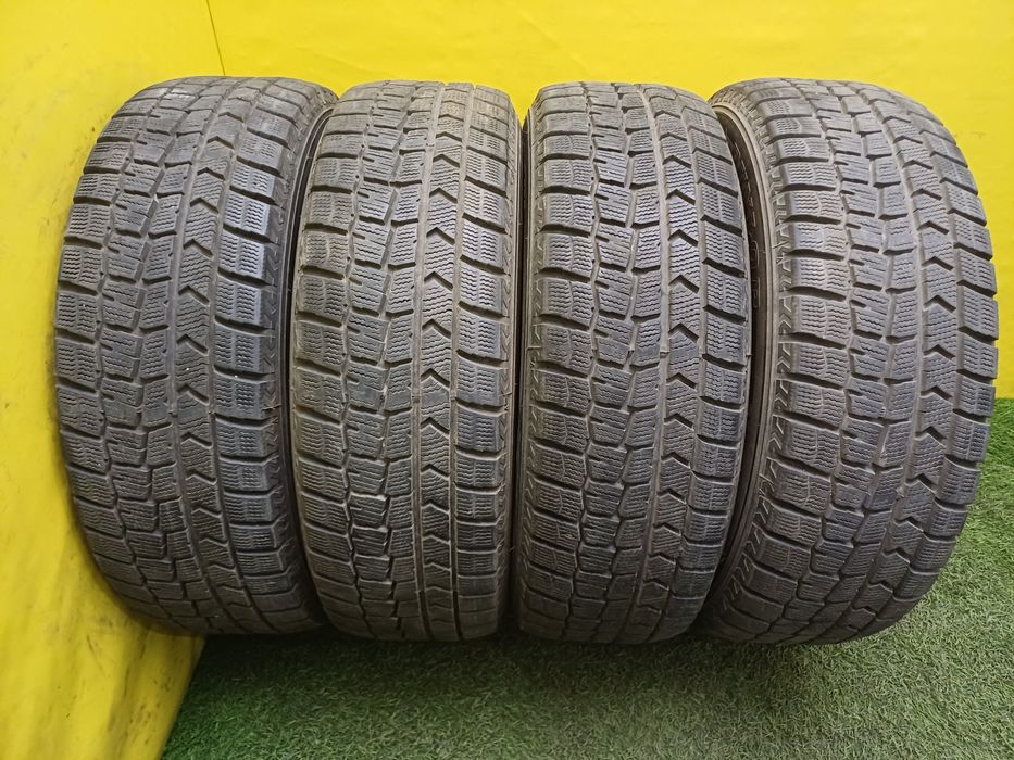 Шины 185/65 R15 Dunlop комплект.