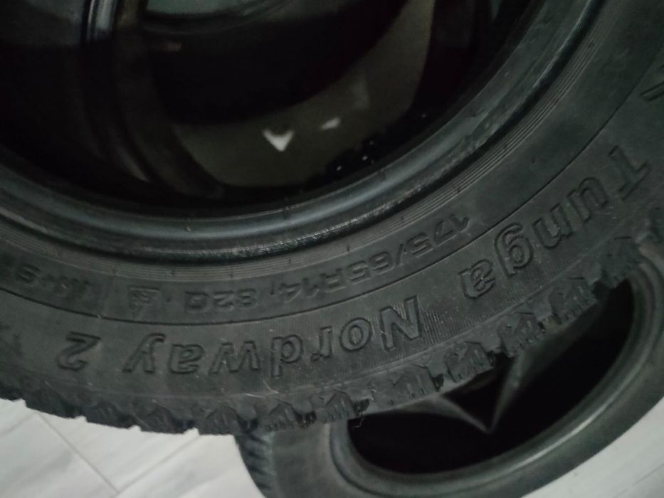Продам шины срочно бу