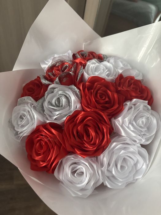 Цветы из атласных лент