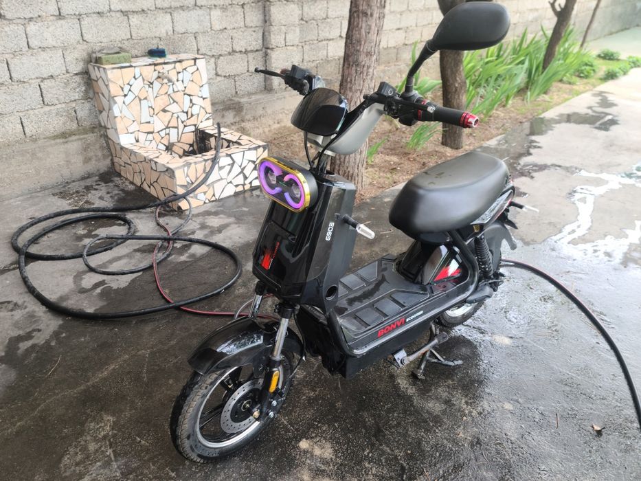 Elektro skuter sotiladi