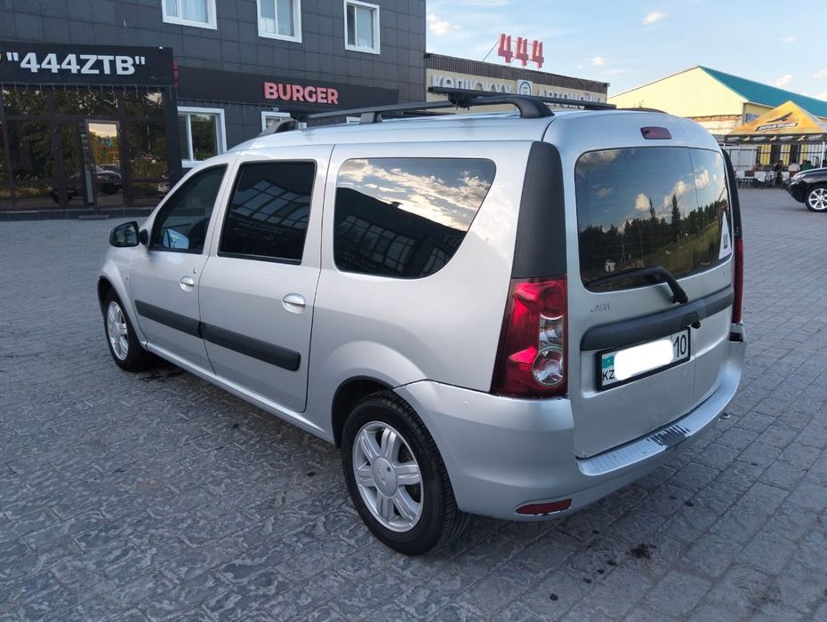 Продам Lada Largus, 5 мест, 2013 г