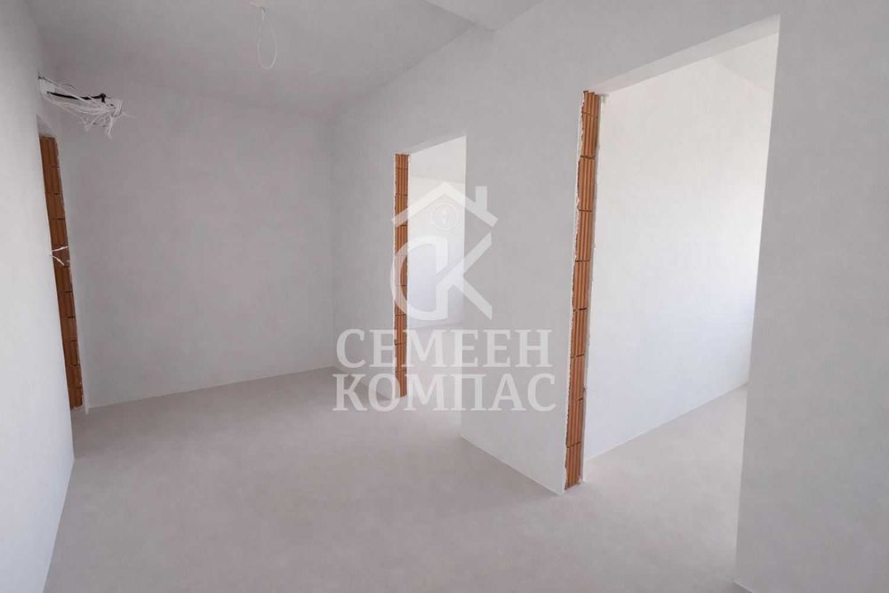 Двустаен апартамент в Остромила