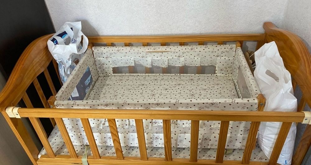 Продам манеж с люлькой и балдахином