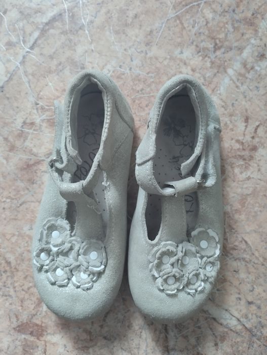 Сандалии на девочку 24 размер