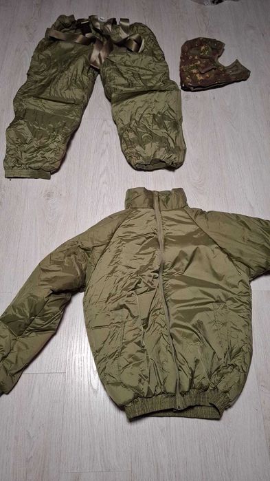 Costum  termic monocolor