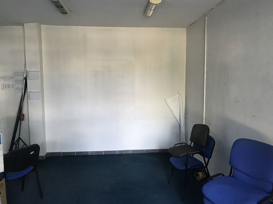 Spatiu comercial central  langa primaria Petrosani