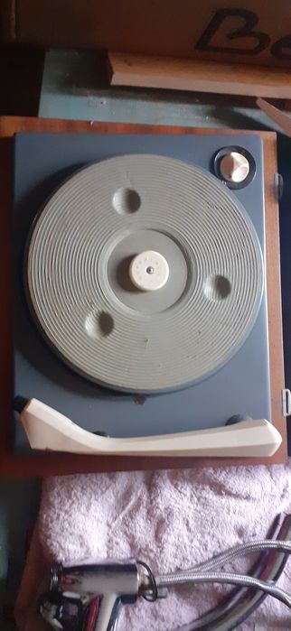 Vând pick-up vechi Supraphon