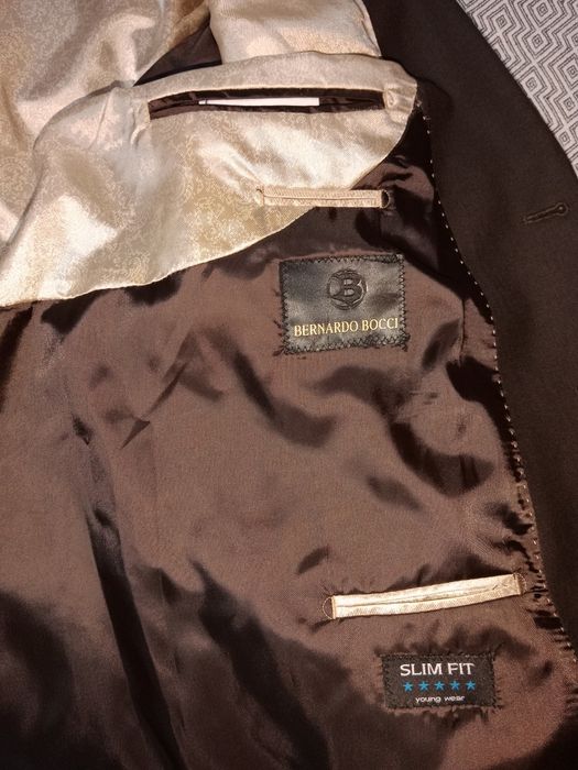 Продам костюм классической