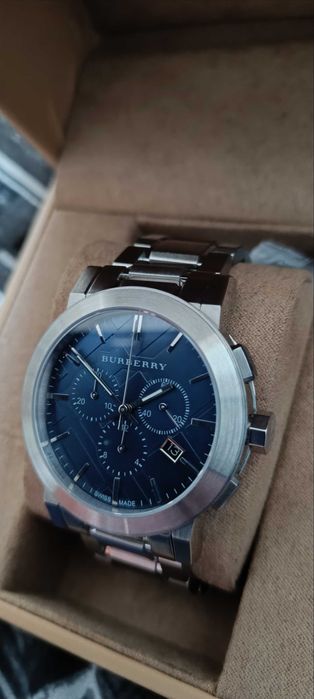 Продавам нов часовник ,, Barberry "