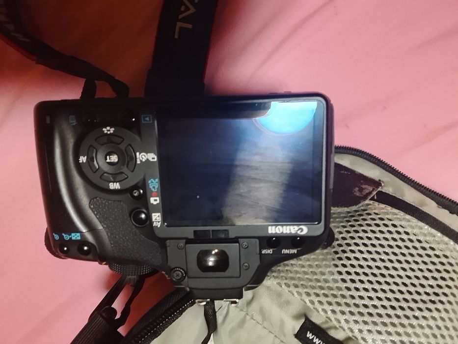 Vând aparat foto digital canon în perfectă stare de funcționare