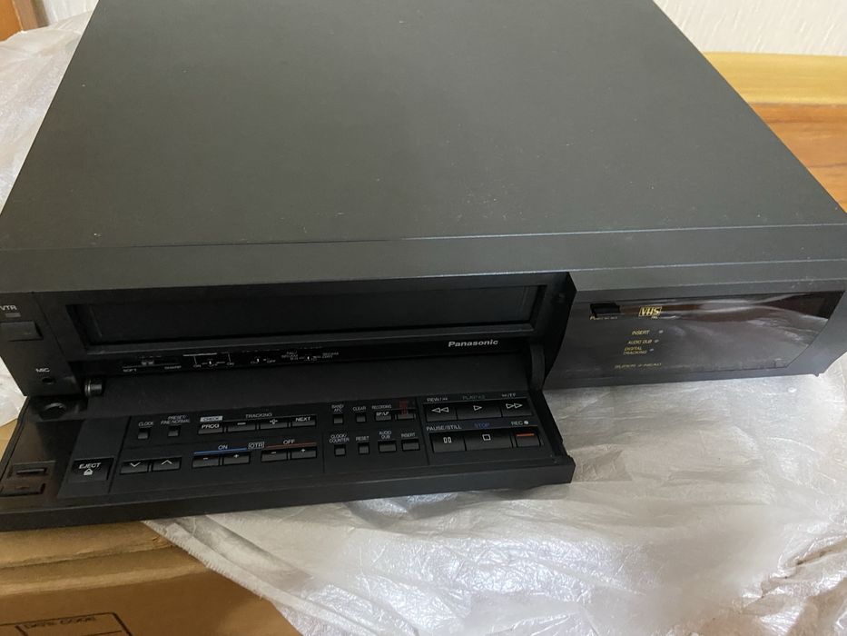 Видеомагнитафон Panasonic