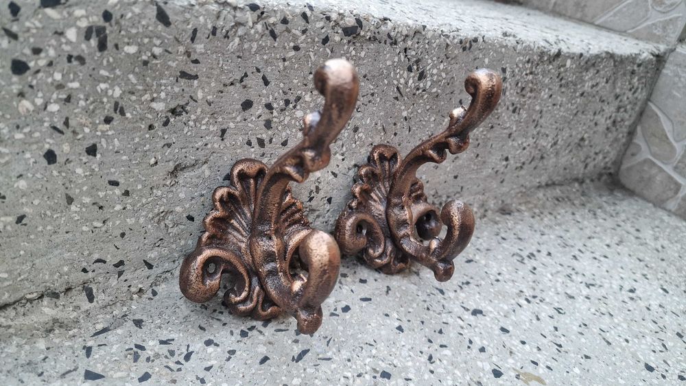 Масивни барокови закачалки– Чугун