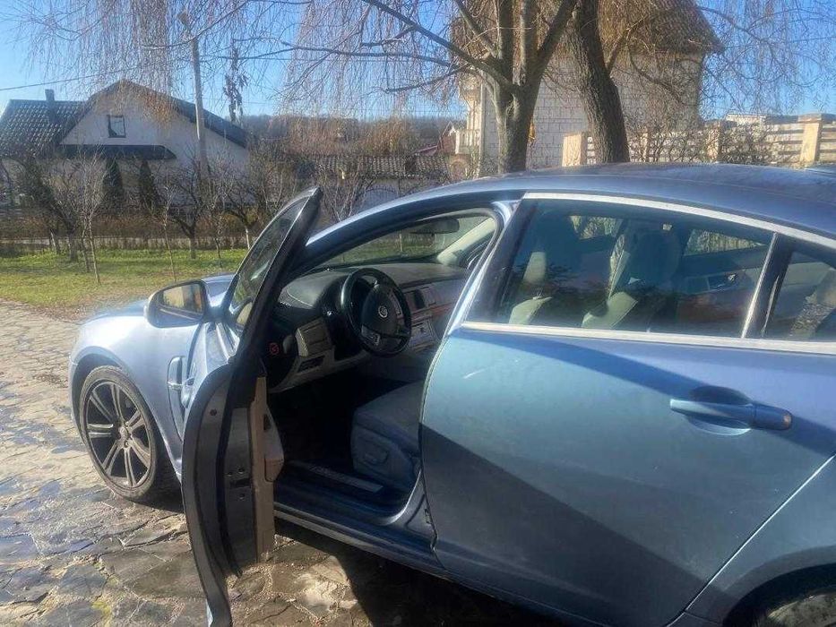 Jaguar XF  2009 2,7 218CP